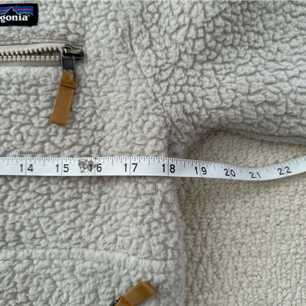 Patagonia Cream Sherpa Fleece Pullover with Navy Trim - Picture 6 of 7